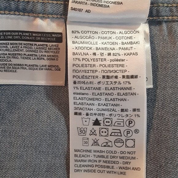 NEW Levi's Classic Fit Western Button Shirt In Stretch Denim XS - Picture 7 of 8